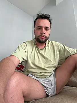 Snapshot of Arin21201 chatting on 04/09/26, 11:16 Arin21201 online show from 04/09/26, 11:16