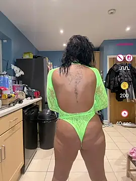 Snapshot of IvyBelleMilf chatting on 07/07/26, 02:14 IvyBelleMilf online show from 07/07/26, 02:14