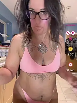 Snapshot of IvyBelleMilf chatting on 05/30/26, 08:47 IvyBelleMilf online show from 05/30/26, 08:47