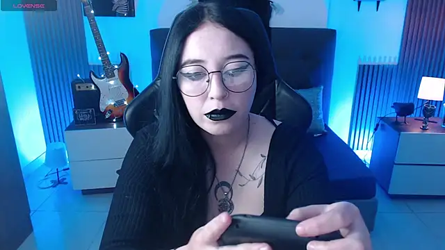 Snapshot of Nyxnocturne chatting on 04/07/26, 12:07 Nyxnocturne online show from 04/07/26, 12:07