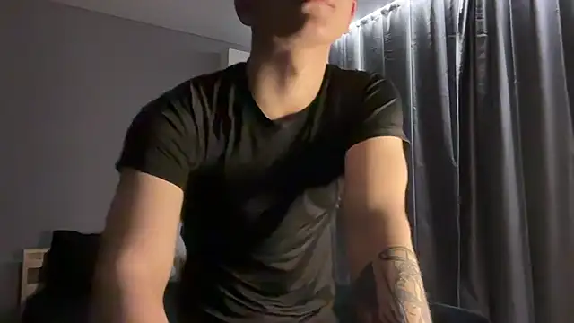 MaxWoolf online show from 04/19/26, 02:29