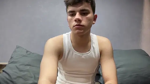 MaxWoolf online show from 04/05/26, 02:24