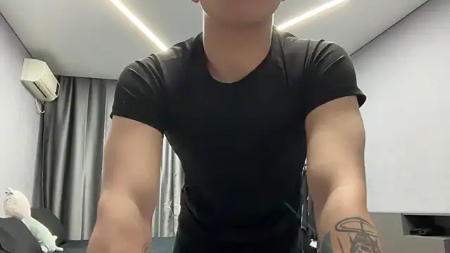 MaxWoolf online show from 04/14/26, 04:34