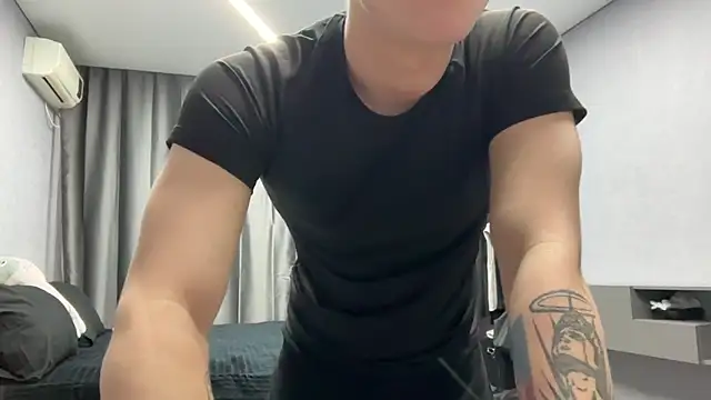 MaxWoolf online show from 04/17/26, 02:09
