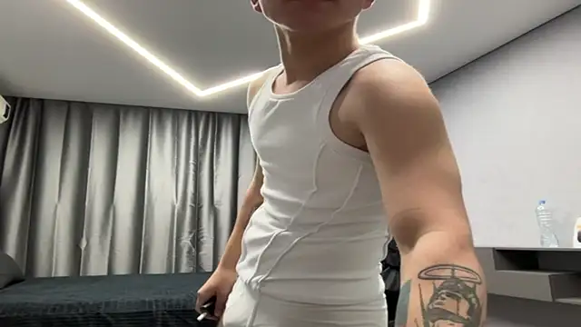 MaxWoolf online show from 04/13/26, 05:06