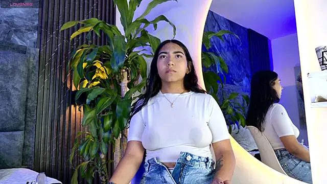 Amaia aa  online show from 04/15/26, 07:40