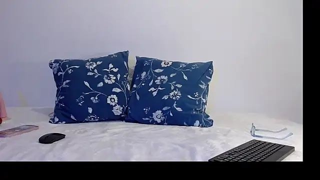 ThaliaGray  online show from 05/13/26, 09:49