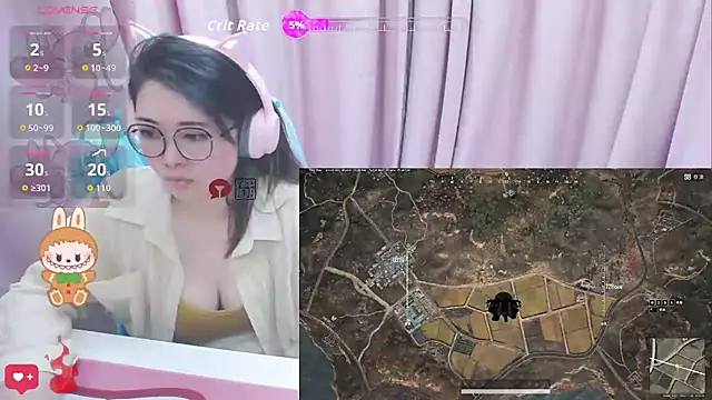 Snapshot of momobigmomo chatting on 05/15/26, 01:42 momobigmomo online show from 05/15/26, 01:42