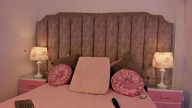 Snapshot of CelesteFoxx_ chatting on 07/14/26, 01:50 CelesteFoxx online show from 07/14/26, 01:50