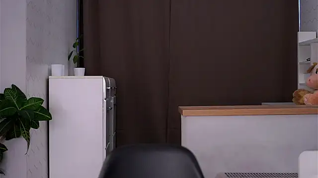 Snapshot of sinfulThea chatting on 04/09/26, 11:38 sinfulThea online show from 04/09/26, 11:38