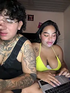 lunaa love online show from 04/08/26, 12:45