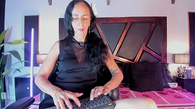 SamanttaLopez online show from 04/15/26, 01:48