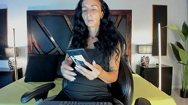 SamanttaLopez online show from 04/11/26, 01:04