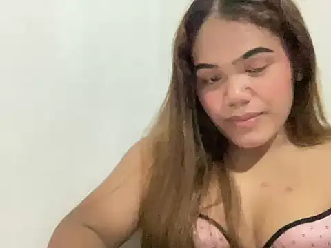 Snapshot of yourhotwild_bella chatting on 04/10/26, 05:20 yourhotwild bella online show from 04/10/26, 05:20