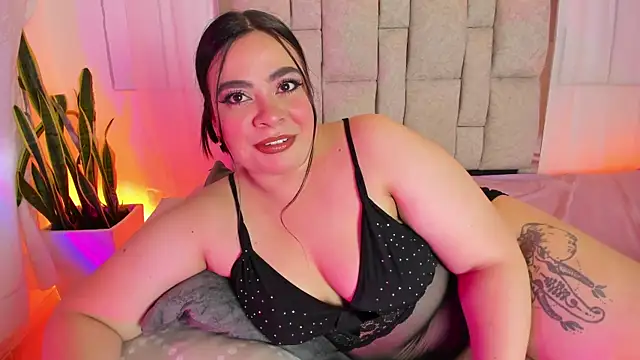 Snapshot of CatalinaReyexxx chatting on 04/22/26, 11:28 CatalinaReyexxx online show from 04/22/26, 11:28