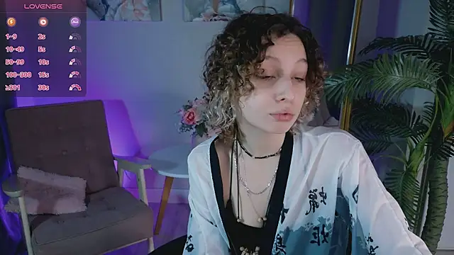 Snapshot of miasun_shine chatting on 04/10/26, 05:36 miasun shine online show from 04/10/26, 05:36