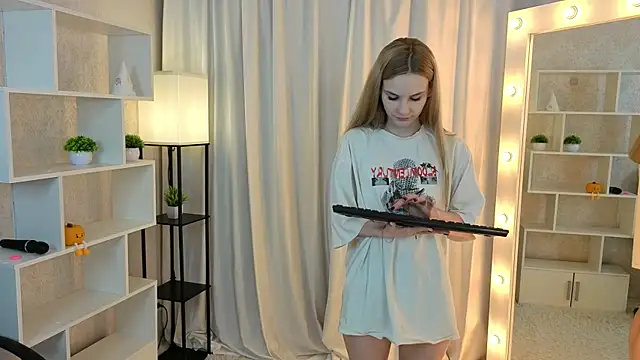 SugarNyaa online show from 04/03/26, 05:14