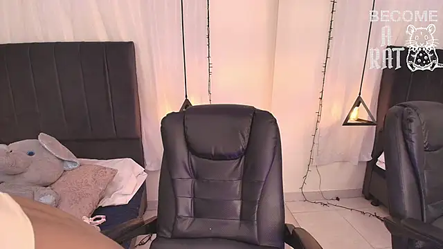 Honeyy 01 online show from 06/05/26, 07:19