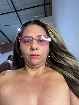 Snapshot of _violeta_99 chatting on 04/04/26, 06:25 violeta 99 online show from 04/04/26, 06:25