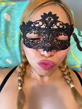 Maddyloveee online show from 04/25/26, 06:27