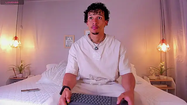 Snapshot of dominik_drake chatting on 07/06/26, 12:12 dominik drake online show from 07/06/26, 12:12