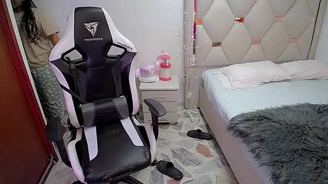 Exotic big  online show from 04/05/26, 03:24