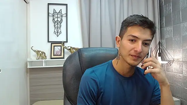 Snapshot of CaballeroNocturno_ chatting on 04/05/26, 01:01 CaballeroNocturno online show from 04/05/26, 01:01