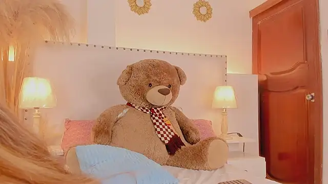 Snapshot of madisson__Stone chatting on 05/26/26, 11:03 madisson Stone online show from 05/26/26, 11:03
