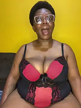 Snapshot of BoobsQueeen chatting on 07/18/26, 02:09 BoobsQueeen online show from 07/18/26, 02:09