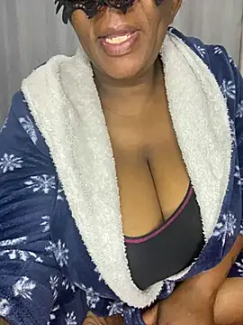 BoobsQueeen online show from 05/26/26, 04:21