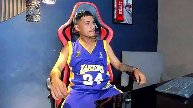 Snapshot of TurnerStar chatting on 04/01/26, 12:06 TurnerStar online show from 04/01/26, 12:06