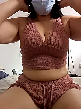 Snapshot of Anna-SeXX chatting on 04/21/26, 04:35 Anna-SeXX online show from 04/21/26, 04:35