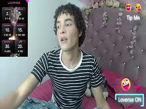 Snapshot of Nathaly_Sam chatting on 05/20/26, 01:35 Nathaly Sam online show from 05/20/26, 01:35