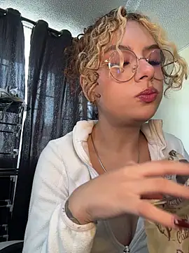Amber-fire online show from 05/04/26, 05:05