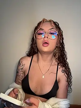 Amber-fire online show from 05/25/26, 05:44
