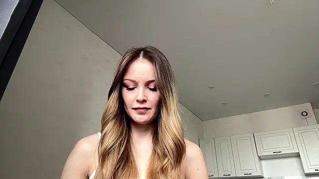 MaryManchitto online show from 04/14/26, 05:45