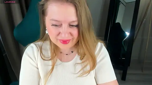 CleoXotie online show from 05/25/26, 04:34