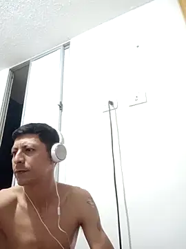 Snapshot of miguellccadena chatting on 04/03/26, 05:03 miguellccadena online show from 04/03/26, 05:03