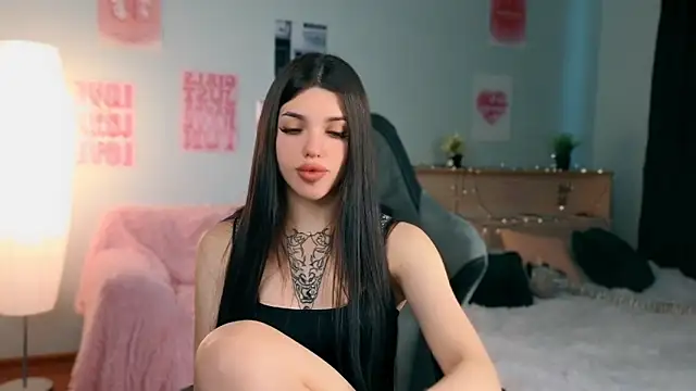 molly rettyy online show from 06/01/26, 04:02