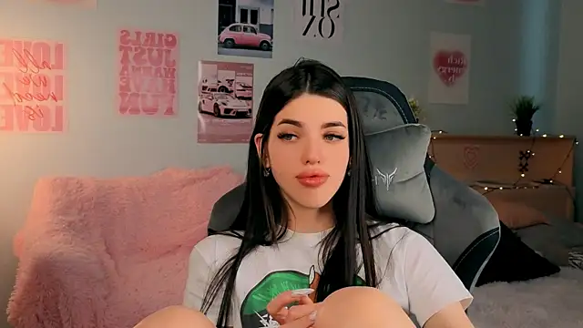 molly rettyy online show from 04/11/26, 07:45