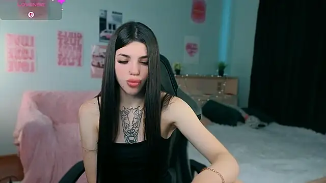 molly rettyy online show from 07/10/26, 04:12