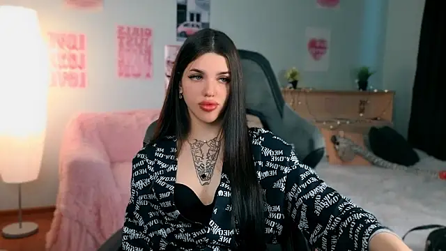 molly rettyy online show from 05/21/26, 04:32
