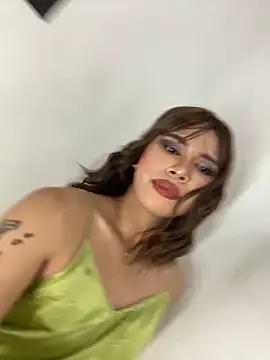 Snapshot of _Flirtyprincess_ chatting on 04/01/26, 02:25 Flirtyprincess online show from 04/01/26, 02:25