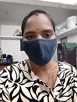 Snapshot of Tamil_Sangeetha chatting on 04/06/26, 03:46 Tamil Sangeetha online show from 04/06/26, 03:46