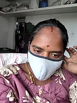 Snapshot of Tamil_Sangeetha chatting on 04/15/26, 04:29 Tamil Sangeetha online show from 04/15/26, 04:29