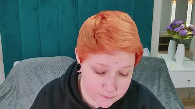 Snapshot of Edna_Davis chatting on 04/12/26, 07:33 Edna Davis online show from 04/12/26, 07:33