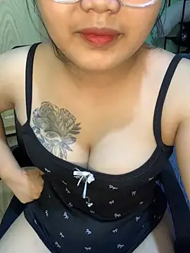 AngelaLuisaaTT online show from 04/14/26, 04:45