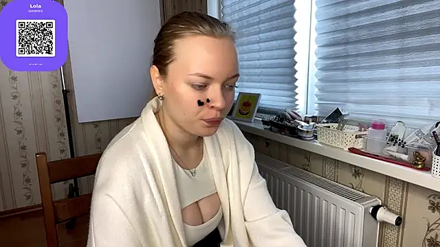 Snapshot of LolaZola chatting on 04/12/26, 09:01 LolaZola online show from 04/12/26, 09:01