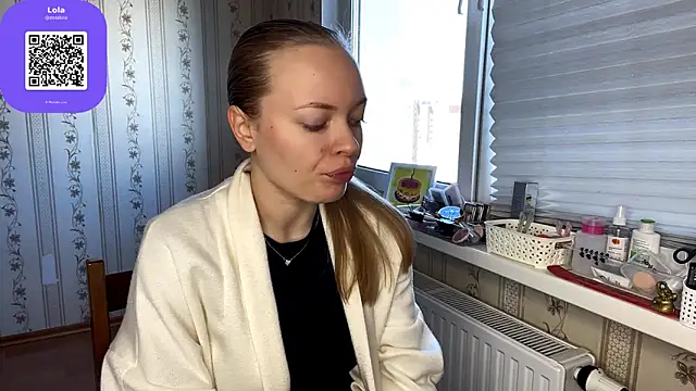 Snapshot of LolaZola chatting on 04/14/26, 07:35 LolaZola online show from 04/14/26, 07:35