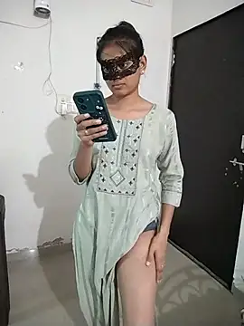 sexy couple liv online show from 06/05/26, 03:33
